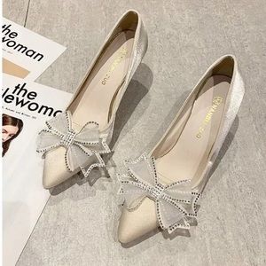 new pointed toe pumps